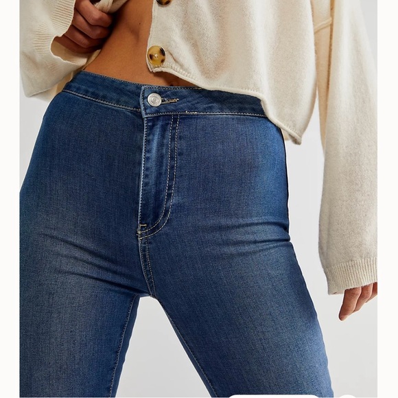 Free People Float On Jeans
Size 29
Good condition - Picture 2 of 9